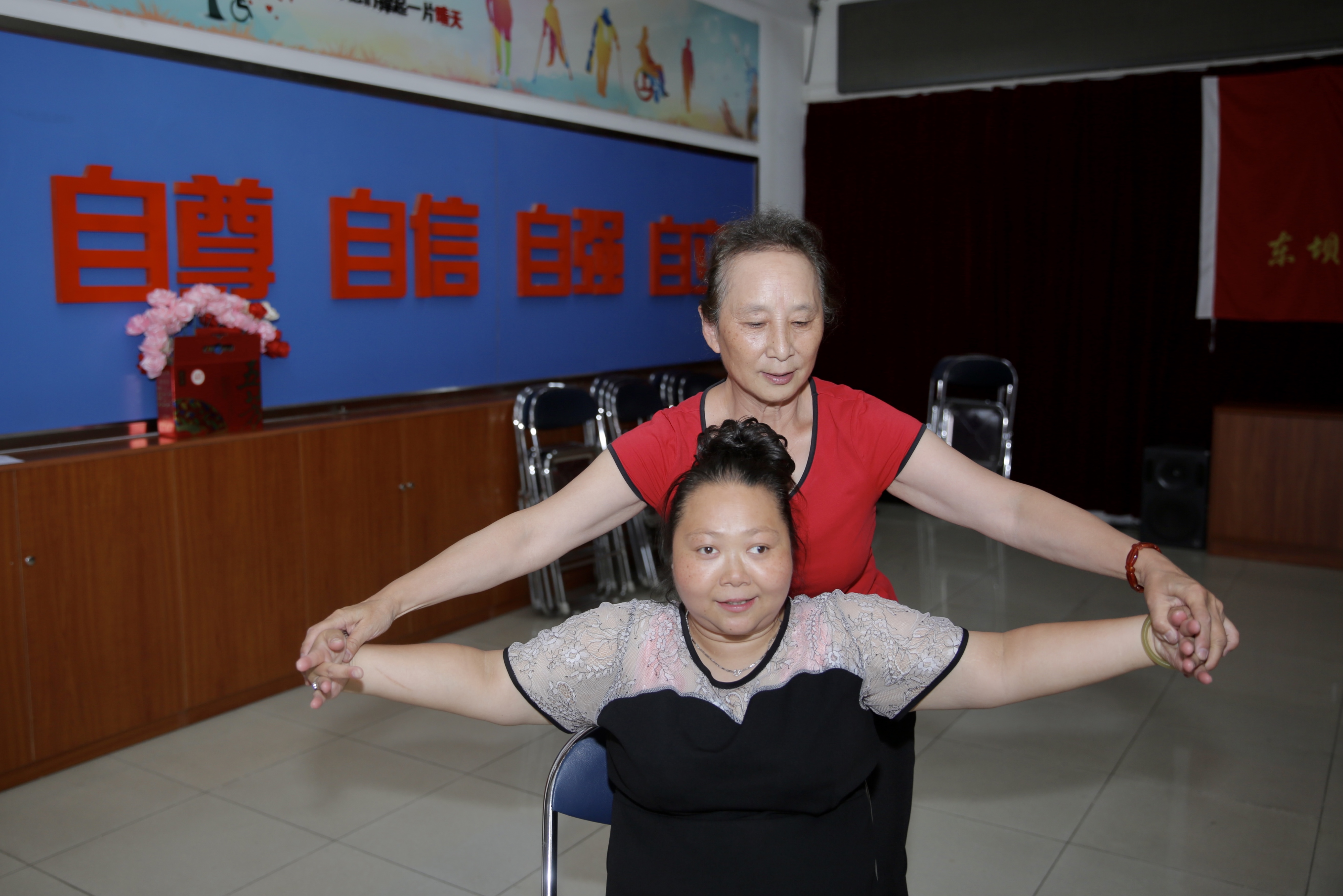 我来教教大家“人生最重要的不是握一手好牌	”实际有挂-第2张图片